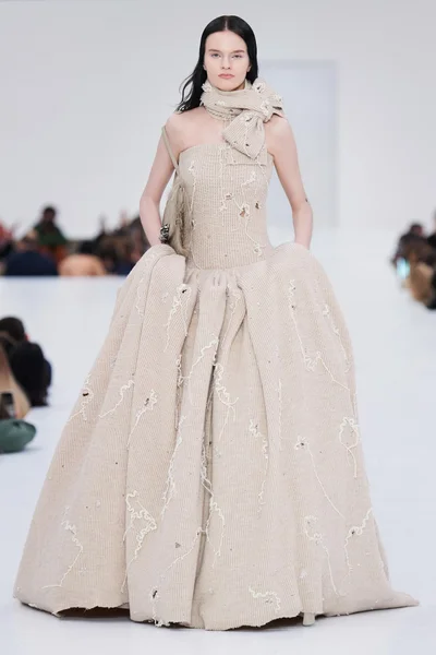 Look 44